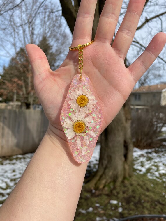 daisy jar keychain (pink and yellow)