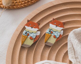 Handcrafted Mr Fox with Umbrella: Whimsical Clay Brooch Pin for Stylish Elegance