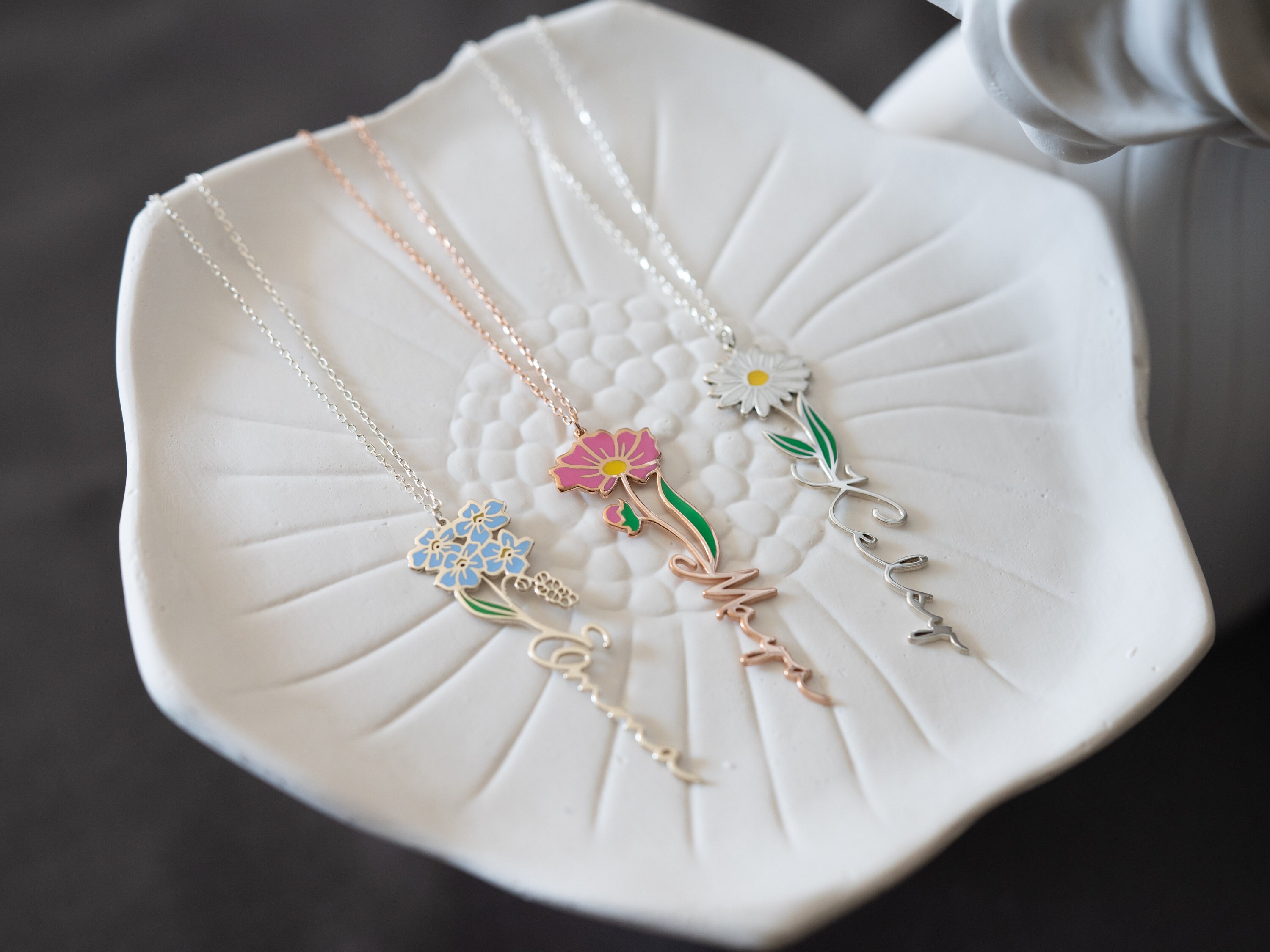 Personalized Birth Flower Necklace Custom Name Necklace