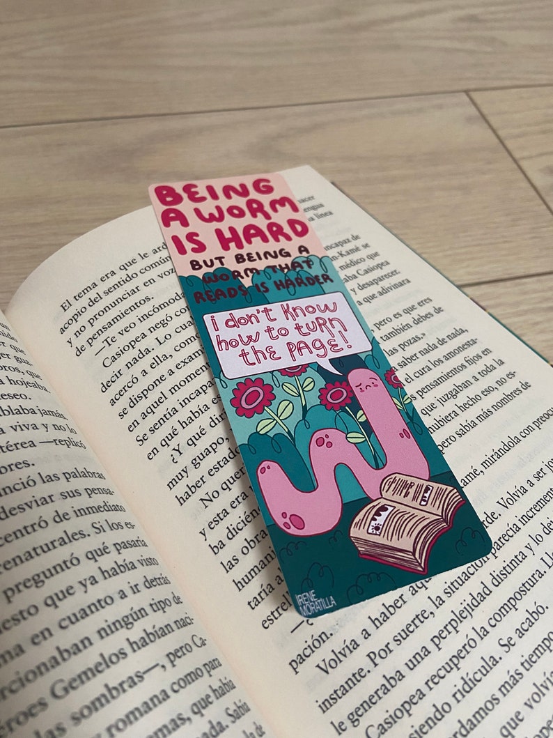 Bookworm bookmark / Cute bookmark / Marcapáginas bonito / Marcador lindo / Marcador de lectura / Accesorios de lectura / Papelería bonita image 4