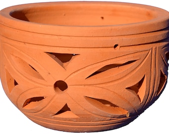Clay/perforated pot for orchids, handmade as decoration, available in 12 cm, 14 cm and 18 cm sizes.