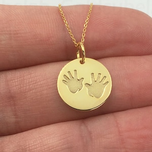 Real 14k Solid Gold Baby Hands Necklace, Personalized Baby Hands Pendant, Charm Baby Hand Jewelry, New Born Gift, Baby Hands Disc Necklace