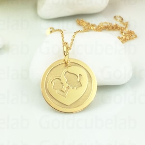 Real 14k Solid Gold Mom and Baby Necklace, Personalized Mom and Baby Pendant, Motherhood Disc Jewelry, Mother Gift, Dainty Mom and Baby Coin