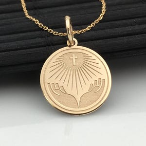 14k Solid Gold betende Hände Halskette, personalisierte betende Hände Anhänger, betende Hände Charme Schmuck Geschenk, zierliche betende Hände