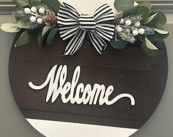 Welcome | Wood Round with custom bow | Black, White & Green Door Sign