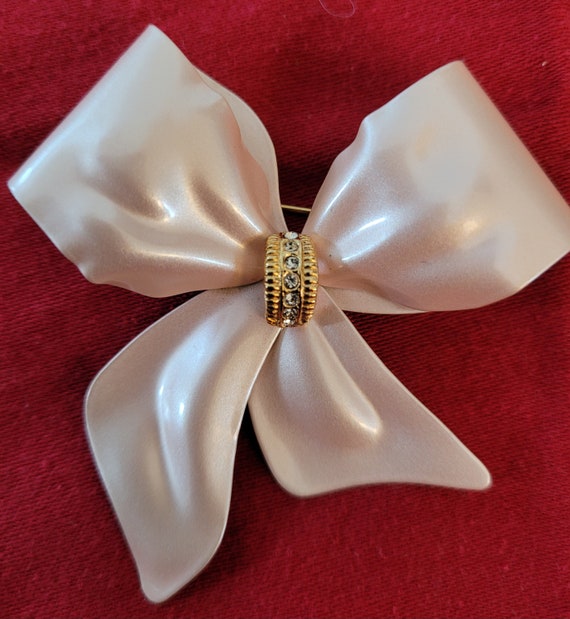 Satin Enamel Metal Bow Brooch Pin