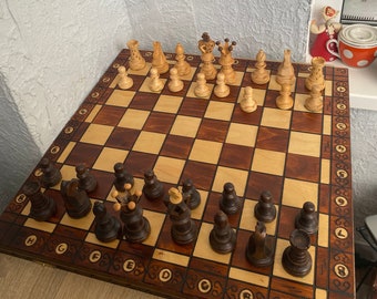 Scacchi. In legno fatti a mano. Scacchi d'epoca
