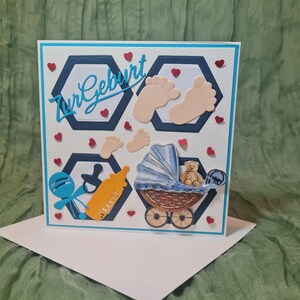 Biglietto di auguri per la nascita di un maschietto fatto a mano, quadrato, 15 x 15 cm, con busta e inserto coordinati.