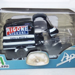 Italeri 1/32nd Scale Ape B150 Furgone Pubblicitario 1954