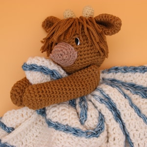 Murray the Highland Cow Comforter Crochet Pattern