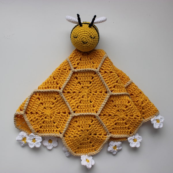 Maja the Bee Baby Comforter Crochet Pattern