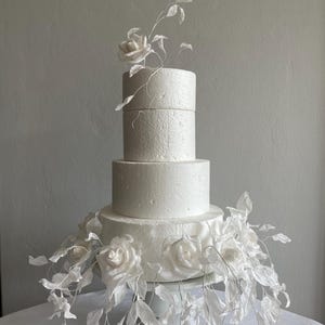 Wafer Paper White Pearl Roses - Design 13