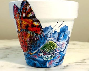 Maceta de mariposa con decoupage: Maceta de barro, Macetas de interior