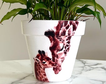 Vaso de barro com girafa em decoupage: Mamãe e Filhote