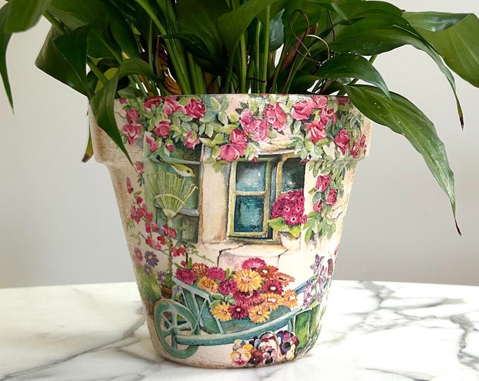 Gardener flowerpot-6 inch, Gardening gifts, Tuscan inspired gifts, Indoor plant pots, Gifts for her, Decoupage pots, Flower plant pots