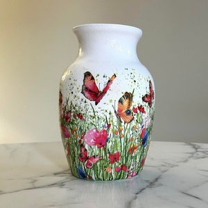 Wildflower vase, Glass vases, Flower vases, Butterfly decor, Vases, Wildflowers art, Vases for flowers, New home gifts, Floral decor image 1