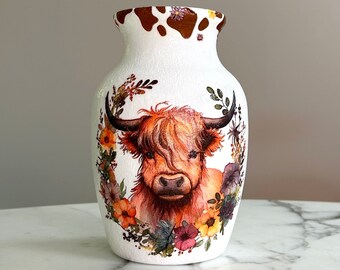 Flower vase, Highland cow vase, Glass vase, Decoupage vase, Cow vase, Vases for flowers, Vase decor, Flower vases, Highland cows, Farm vases