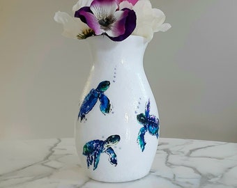 Sea turtle vase, Sea turtle gifts, Flower vase, Vases for flowers, Glass vase, Ocean vases, Beach vases, Sea turtles, Decoupage, Beach art