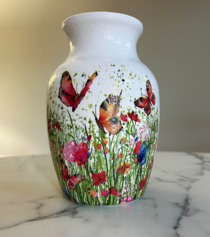 Wildflower vase, Glass vases, Flower vases, Butterfly decor, Vases, Wildflowers art, Vases for flowers, New home gifts, Floral decor image 7