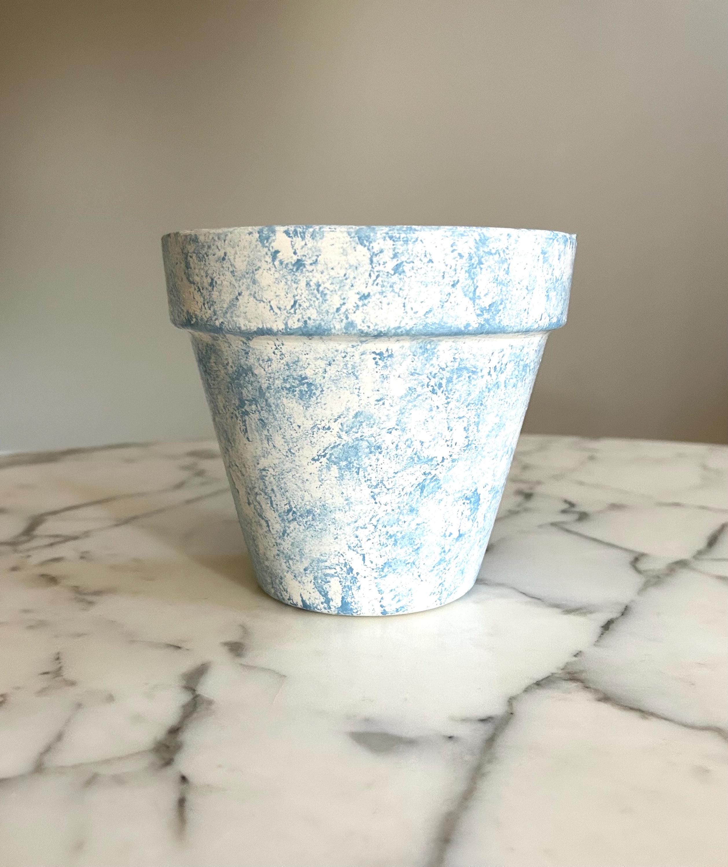 7528.OUTDOOR BASE SKYPAINTER 2D ブルー×ホワイト Addy Sky Colors Synthetic Fabric Outdoor Chair | Rooms to Go