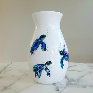 Sea turtle vase, Sea turtle gifts, Flower vase, Vases for flowers, Glass vase, Ocean vases, Beach vases, Sea turtles, Decoupage, Beach art image 2