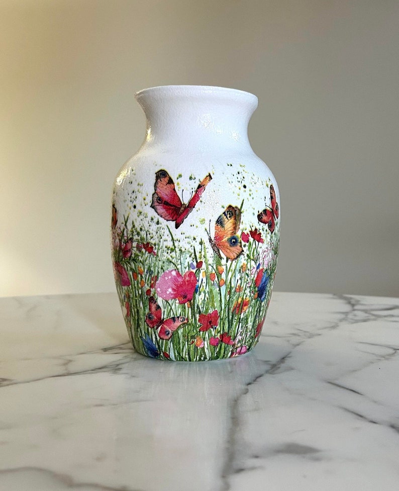 Wildflower vase, Glass vases, Flower vases, Butterfly decor, Vases, Wildflowers art, Vases for flowers, New home gifts, Floral decor image 1