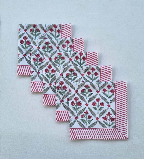 セージグリーン、レッドのインドの花柄ハンドブロックプリントコットン