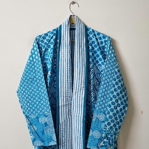 Veste Kantha bleue et blanche, Veste courtepointe Kantha, Pardessus Kantha, Manteau unisexe, Manteau ouvert sur le devant, Veste indienne Kantha, Veste brodée à la main