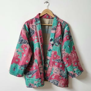 Floral Kantha Jacket, Indian Fine Kantha Coat, Handmade Cotton Kantha Jacket, Women&#39;s Winter Jacket, Reversible Kantha Jacket, Gift For Mom