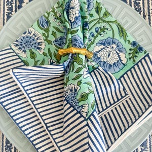 Tovagliolo con stampa floreale indiana blu e verde, tovaglioli in tessuto di cotone fatti a mano, tovaglioli da tavola per eventi di nozze e feste di Natale, tovaglioli da 18 x 18 pollici