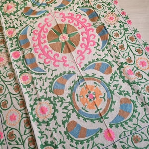 Floral Suzani Bedspread, Indian Handmade Cotton Suzani Bedcover, Bohemian Suzani Throw Blanket, Embroidery Suzani, Bedroom Decor Bedcover