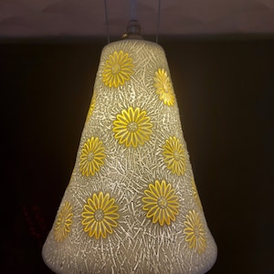 Grande suspension florale faite main, sculptée à la main, suspension pour salle à manger, abat-jour pour îlot de cuisine fabriqué au Royaume-Uni