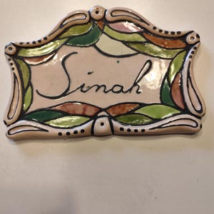 Schild "Sinah" Handgetöpfert, Keramik