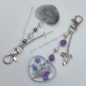 Llaveros de piel de serpiente y vértebras / Charm para bolso con cuentas de vidrio, accesorios de perlas de agua dulce, llavero con flores prensadas