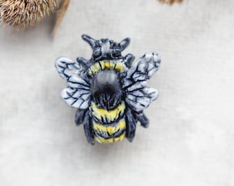 Small bee brooch/ Handmade bee pin/ Aesthetic bee jewelry/ Cute insect pin/ Gift for her/ Polymer clay pin/ Bumble bee pin/ Honey bee brooch