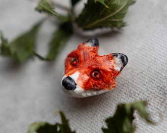 Cool fox brooch/  Red foxes pin/ Fun animal badge/ Fox accessories/ Small and cute foxy gift/ Polymer clay fox badge/ Aesthetic fox pin