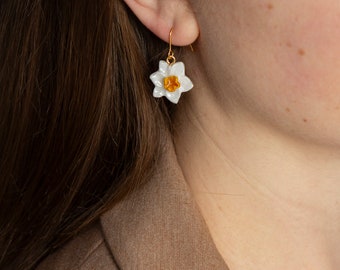 Daffodil Earrings, March Birth Flower Earrings, Handmade Botanical Jewelry, Lightweight Floral Earrings, Nature Lover Gift