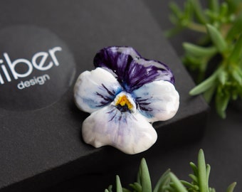 Viooltje bloem broche/Paarse zomer bloemen pin/Blauw, delicate viooltjes badge/Romantische botanische sieraden voor vriendin