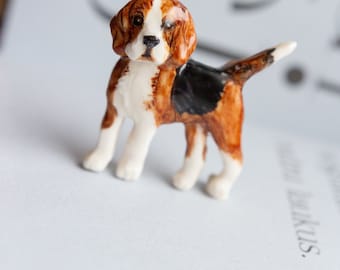 Beagle Dog Brooch, Realistic Tricolor Beagle Pin, Handmade Polymer Clay Dog Jewelry, Dog Lover Gift, Pet Memorial, Dog Mom Brooch