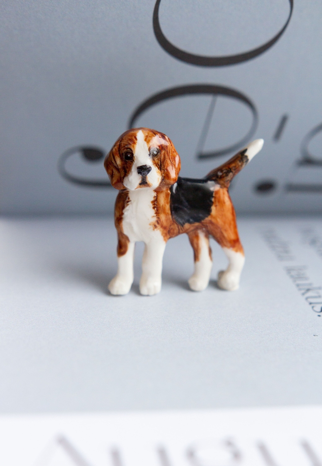 Grande Broche Vintage Chien Avec Balle Et Perle - Signée JJ - Datée 1922 - Or - Occasion