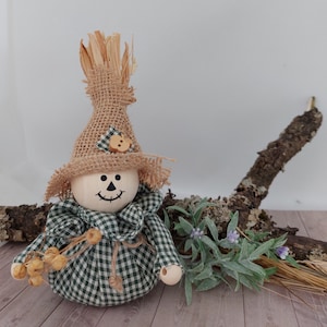 Embroidery file in the hoop ITH small scarecrow suitable for autumn decoration or as a gift for 20 x 30 cm frame