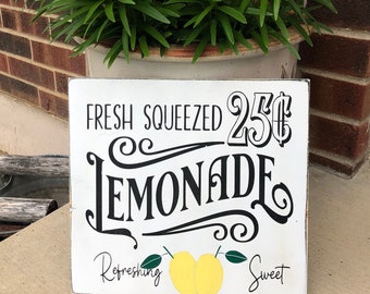 Fresh Squeezed Lemonade Wood Sign | 25 Cents Lemonade Decor | Summer Porch Decorations | Lemonade Theme Home Decor | Housewarming