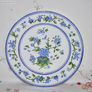 RARE Royal Worcester &#39; Bowpot &#39; 26cm Plate