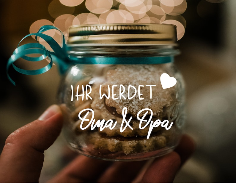 Produktbild von Personalisiertes Weinetikett Zur Babyankündigung – Lustige Überraschung Für Oma & Opa, 11x11 Cm, Selbstklebend