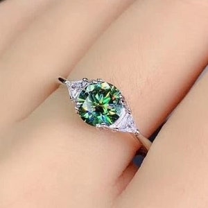 Green Moissanite Ring,925 Sterling Silver,1 Cr.Moissanite Ring,Engagement Ring,Wedding Ring,Luxury Ring,Round Moissanite Ring,Gift for Women