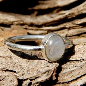 Rainbow Moonstone Ring,Moonstone Ring,Moonstone Jewellery,Rainbow Moonstone Jewellery,Silver Ring,Gift For Her,Midi Ring,Stack Ring