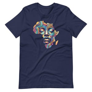Camiseta unisex con mapa de África colorido y rostro en estilo africano
