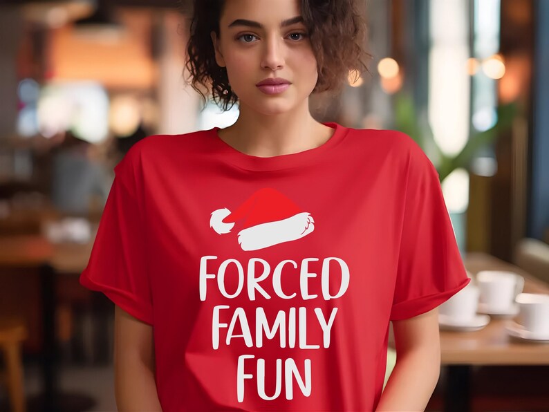 Forced Family Fun Christmas Shirt | Holiday Humor Tee bild 4