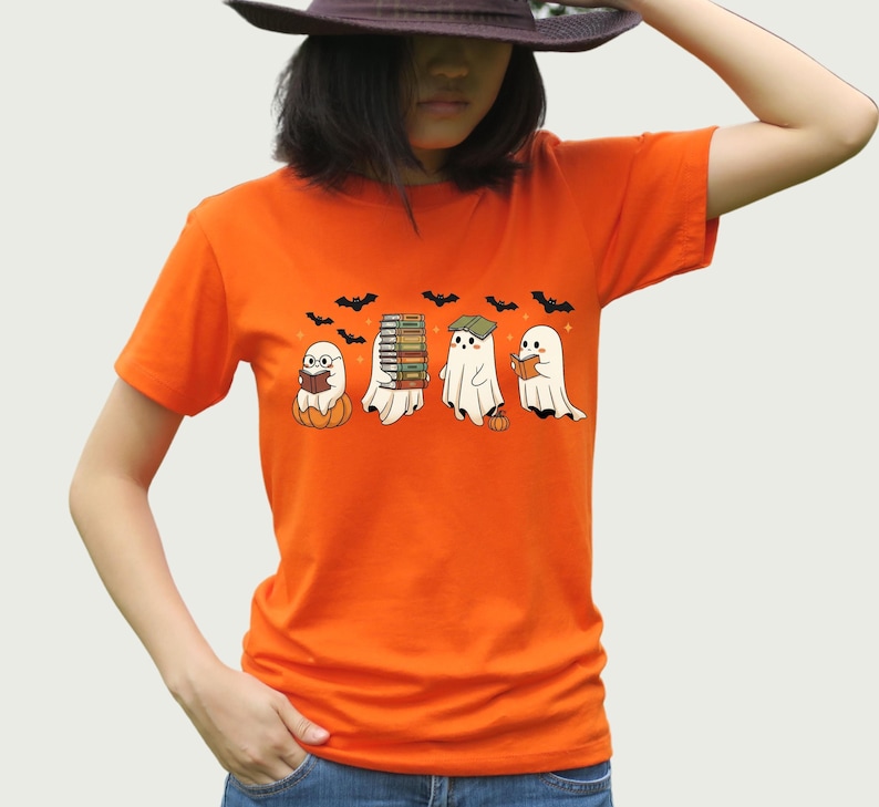 Camiseta de Halloween con fantasmas lectores / Sudadera espeluznante para amantes de los libros imagen 3