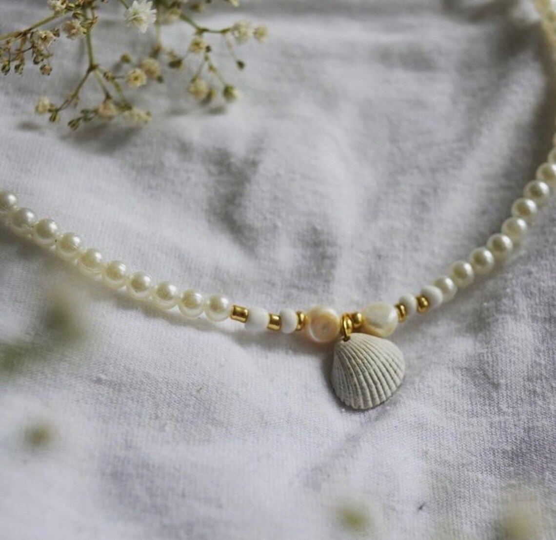 Pearl necklace with shell pendant Etsy